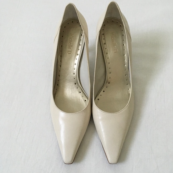 Michelle D Shoes - MICHELLE D Leather Heels Pumps Size 9 Cream Bone